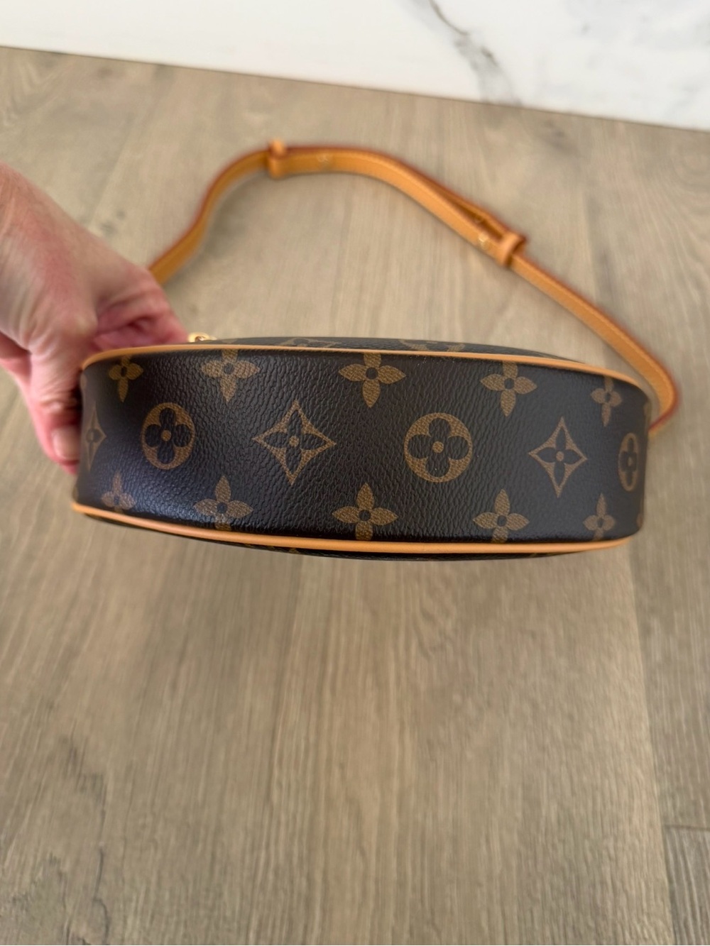 Purse - Picture 2 of 7